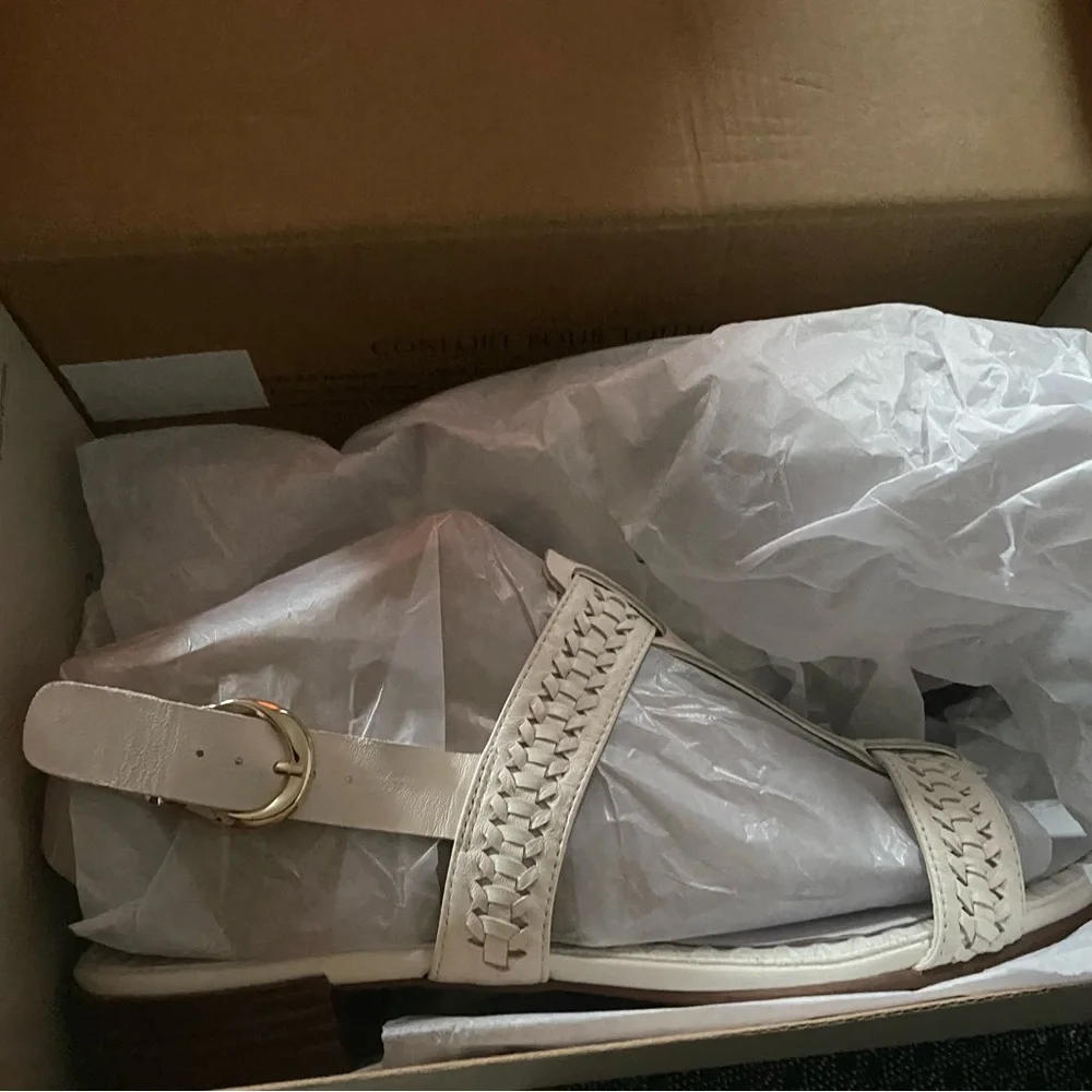Naturalizer Warm White Woven Leather Slingback Sandals size 10 Wide Width